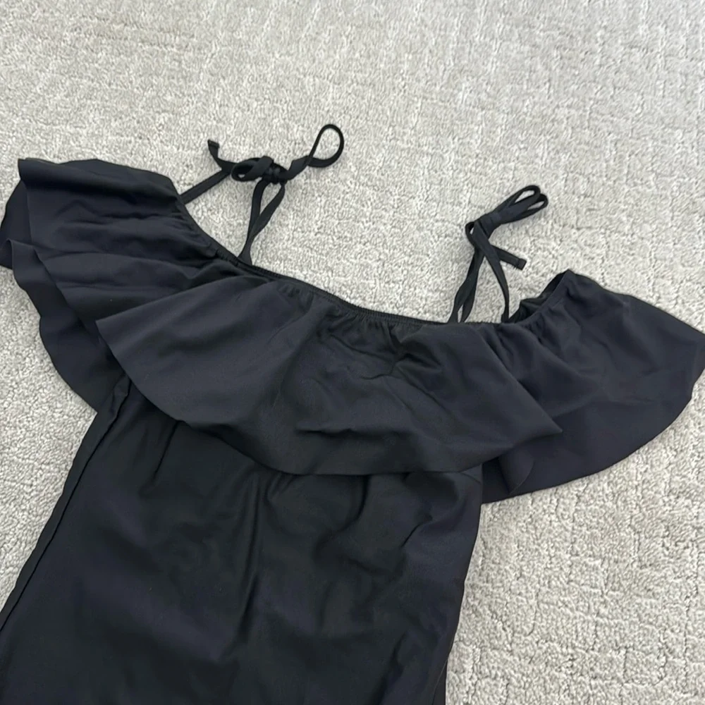 Albion “the wave” one piece black swimsuit ruffle sleeve off the shoulder